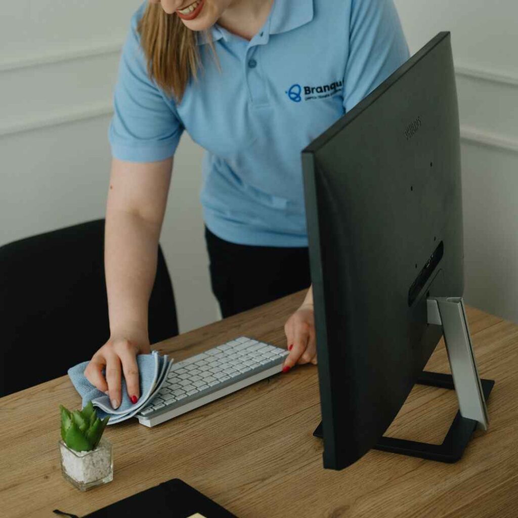 Grupo NBrand - Media - Negócio de franchising com crescimento seguro